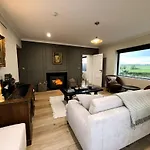 度假居 Willow Cashel- Rock View-sleeps 8 Guests-spacious- Cosy 卡舍尔
