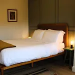 Willow Cashel- Rock View-sleeps 8 Guests-spacious- Cosy 度假居