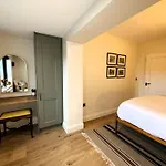 度假居 Willow Cashel- Rock View-sleeps 8 Guests-spacious- Cosy 卡舍尔