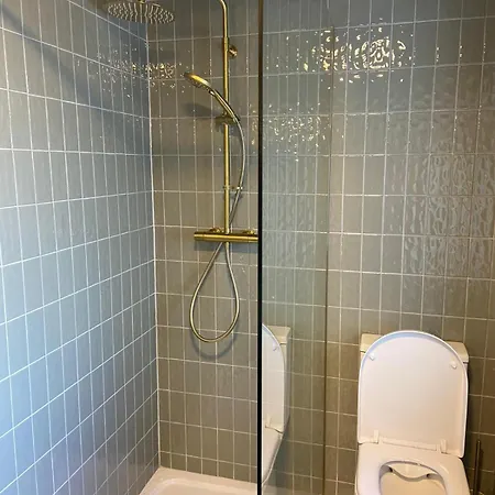 Willow Cashel- Rock View-sleeps 8 Guests-spacious- Cosy *