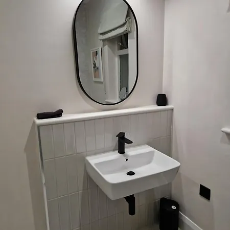 Willow Cashel- Rock View-sleeps 8 Guests-spacious- Cosy *