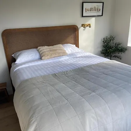 Willow Lodge Cashel- Rock View- 4 Bedrooms, 4 Bathrooms- Cosy Lodge Cashel (Tipperary)