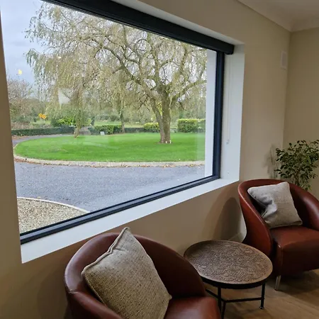 Semesterbostad Willow Cashel- Rock View-sleeps From 2 Up To 8 Guests