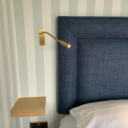 Willow Cashel- Rock View-sleeps From 2 Up To 8 Guests