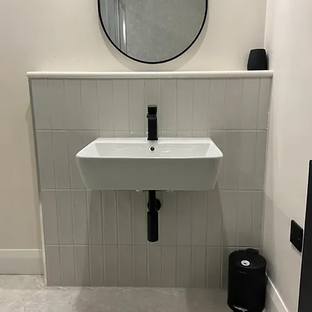 Willow Cashel- Rock View-sleeps 8 Guests-spacious- Cosy *