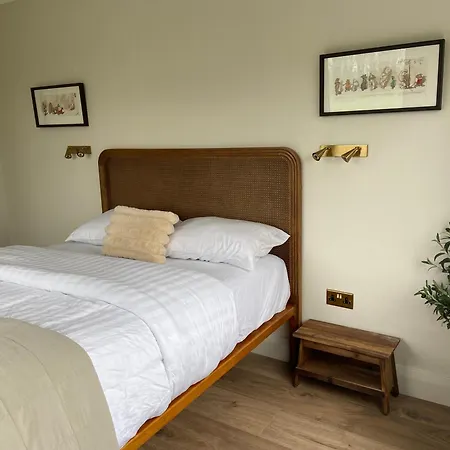 Willow Cashel- Rock View-sleeps 8 Guests-spacious- Cosy * 卡舍尔