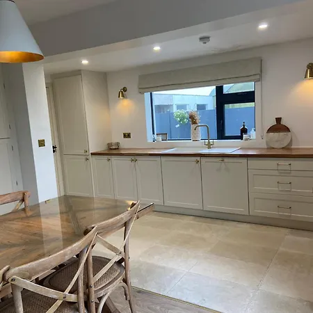 Holiday home Willow Cashel- Rock View-sleeps From 2 Up To 8 Guests