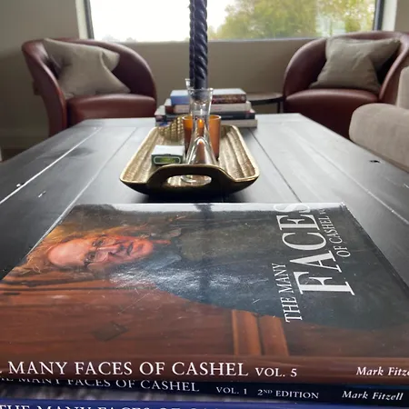 Willow Cashel- Rock View-sleeps 8 Guests-spacious- Cosy *