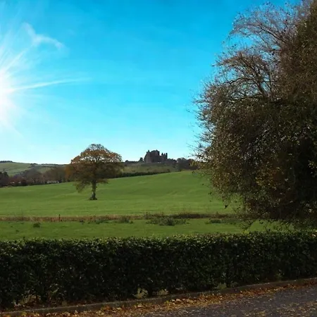 Willow Lodge Cashel- Rock View- 4 Bedrooms, 4 Bathrooms- Cosy Lodge