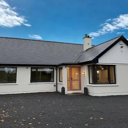 Willow Lodge Cashel- Rock View- 4 Bedrooms, 4 Bathrooms- Cosy Lodge * Cashel (Tipperary)