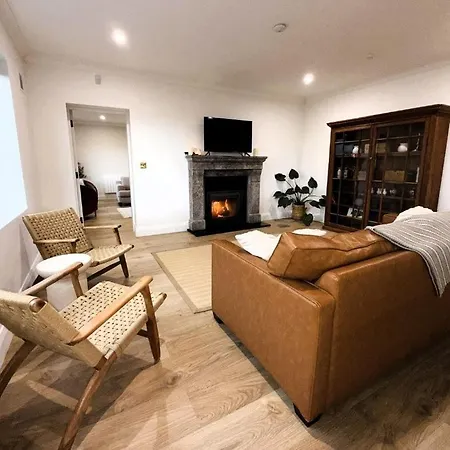 Willow Lodge Cashel- Rock View- 4 Bedrooms, 4 Bathrooms- Cosy Lodge Cashel (Tipperary)