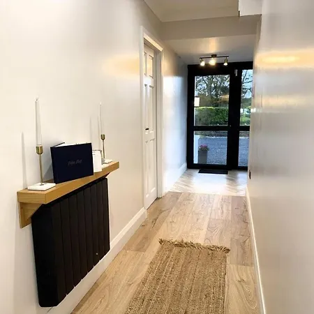 Willow Cashel- Rock View-sleeps 8 Guests-spacious- Cosy