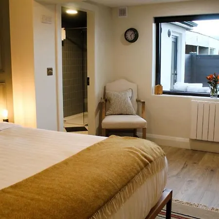 Willow Cashel- Rock View-sleeps 8 Guests-spacious- Cosy * Cashel (Tipperary)