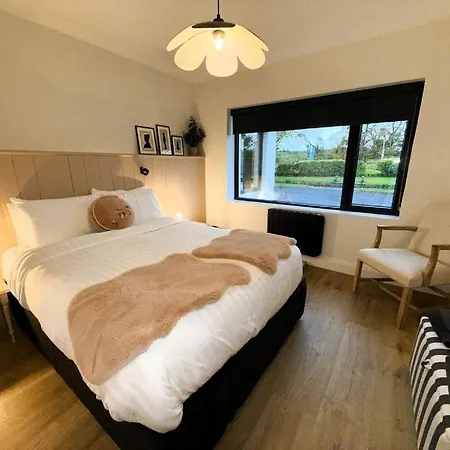 Willow Cashel- Rock View-sleeps 8 Guests-spacious- Cosy Сasa de vacaciones *