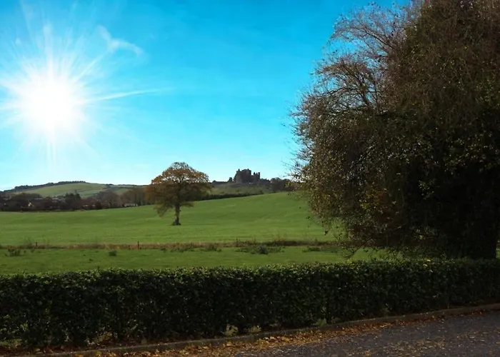 Willow Cashel- Rock View-sleeps 8 Guests-spacious- Cosy