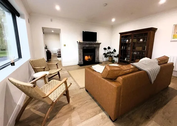 Willow Cashel- Rock View-sleeps 8 Guests-spacious- Cosy キャッシェル