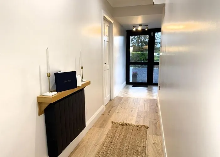 Willow Cashel- Rock View-sleeps 8 Guests-spacious- Cosy